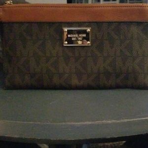 Michael Kors jet set wristlet